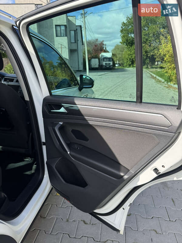 Внедорожник / Кроссовер Volkswagen Tiguan 2017 в Черновцах фото 25 Внедорожник / Кроссовер Volkswagen Tiguan 2017 в Черновцах