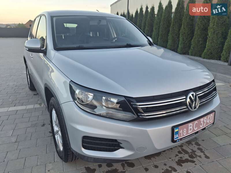 Позашляховик / Кросовер Volkswagen Tiguan 2011 в Кам'янець-Подільському