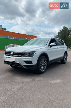 Позашляховик / Кросовер Volkswagen Tiguan 2020 в Рівному