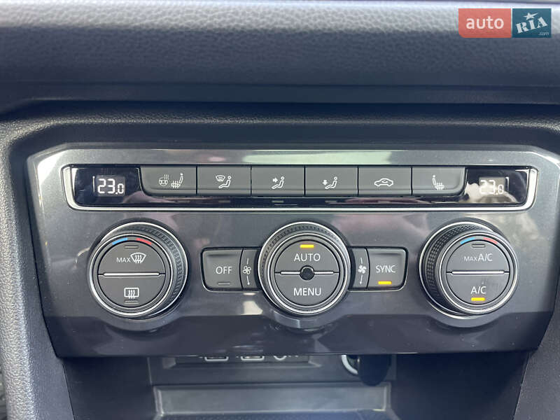 Внедорожник / Кроссовер Volkswagen Tiguan 2020 в Львове