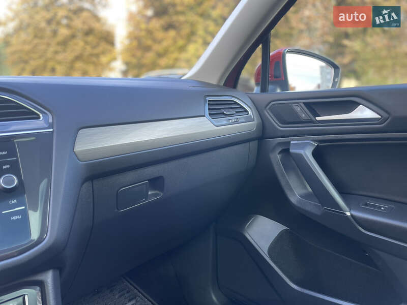 Внедорожник / Кроссовер Volkswagen Tiguan 2020 в Львове