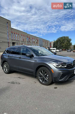 Внедорожник / Кроссовер Volkswagen Tiguan 2022 в Днепре