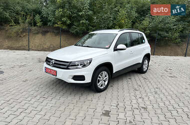 Позашляховик / Кросовер Volkswagen Tiguan 2015 в Чернівцях