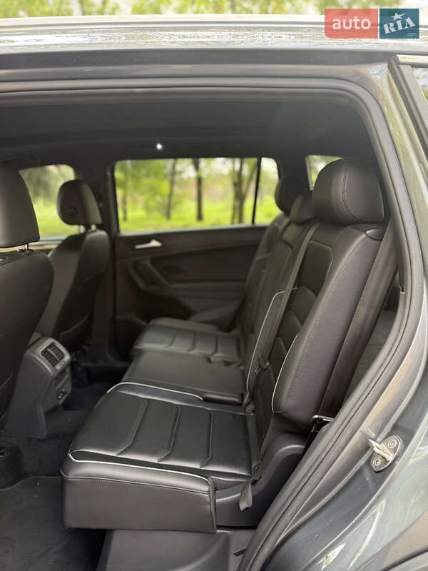 Внедорожник / Кроссовер Volkswagen Tiguan 2018 в Николаеве