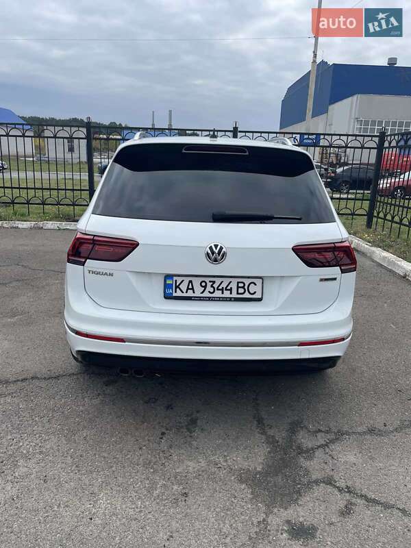 Внедорожник / Кроссовер Volkswagen Tiguan 2020 в Киеве