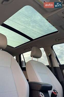 Внедорожник / Кроссовер Volkswagen Tiguan 2019 в 