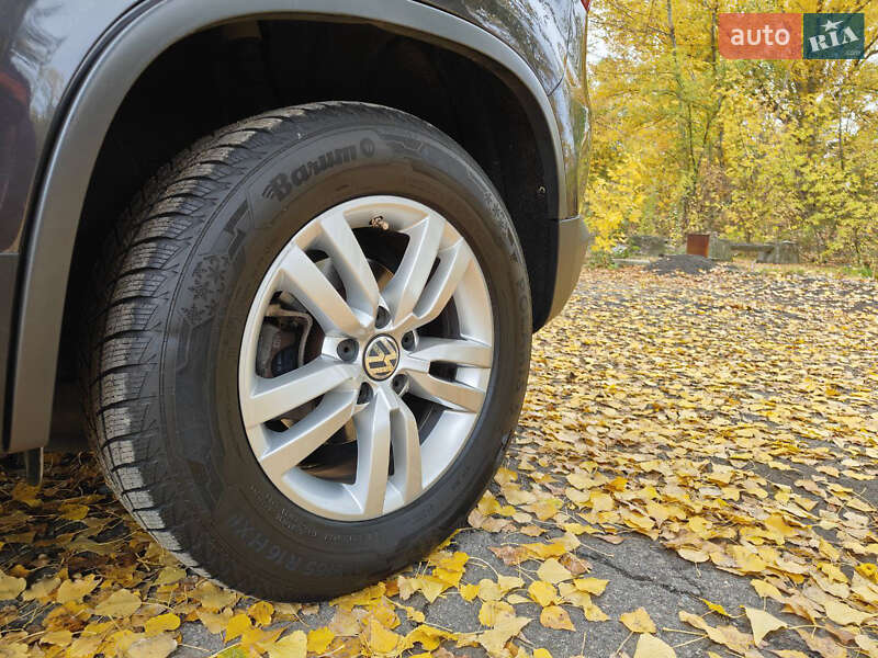 Внедорожник / Кроссовер Volkswagen Tiguan 2016 в Кривом Роге