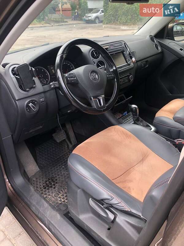 Внедорожник / Кроссовер Volkswagen Tiguan 2012 в Запорожье