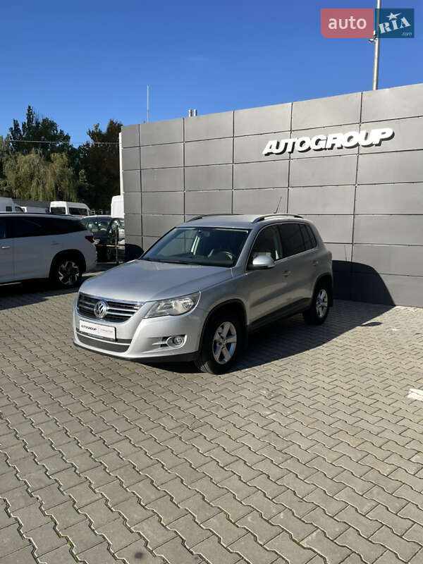 Позашляховик / Кросовер Volkswagen Tiguan 2010 в Одесі