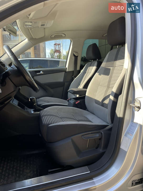 Позашляховик / Кросовер Volkswagen Tiguan 2010 в Одесі