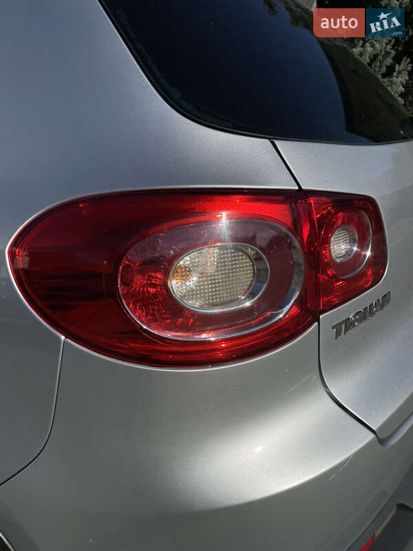 Позашляховик / Кросовер Volkswagen Tiguan 2010 в Одесі