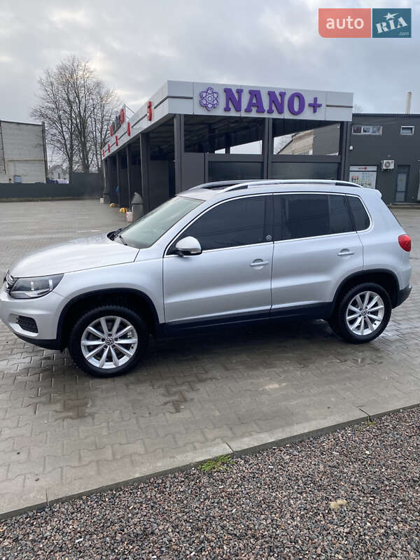 Внедорожник / Кроссовер Volkswagen Tiguan 2016 в Львове