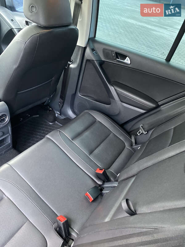 Внедорожник / Кроссовер Volkswagen Tiguan 2016 в Львове