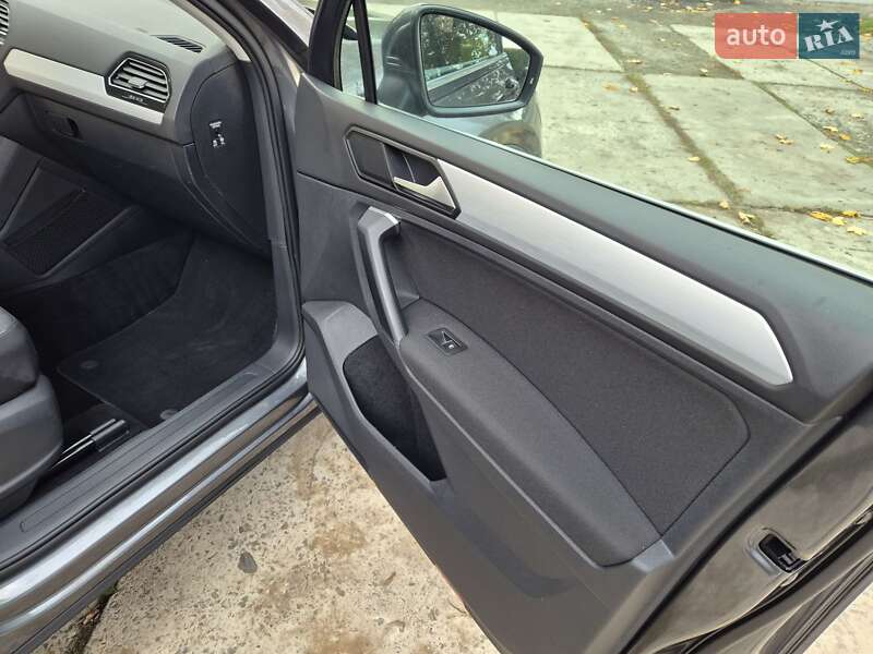Позашляховик / Кросовер Volkswagen Tiguan 2019 в Стрию