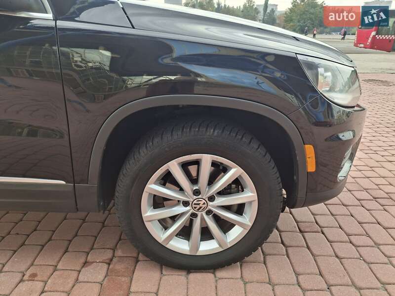 Внедорожник / Кроссовер Volkswagen Tiguan 2017 в Харькове