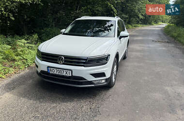 Внедорожник / Кроссовер Volkswagen Tiguan 2017 в Иршаве