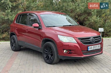 Внедорожник / Кроссовер Volkswagen Tiguan 2008 в 