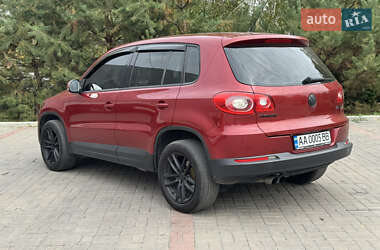 Внедорожник / Кроссовер Volkswagen Tiguan 2008 в 