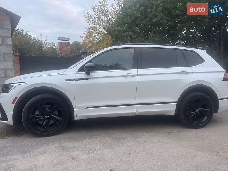 Внедорожник / Кроссовер Volkswagen Tiguan 2023 в Кропивницком