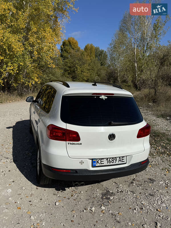 Позашляховик / Кросовер Volkswagen Tiguan 2017 в Кам'янському