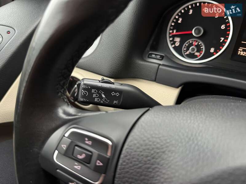 Внедорожник / Кроссовер Volkswagen Tiguan 2017 в Стрые