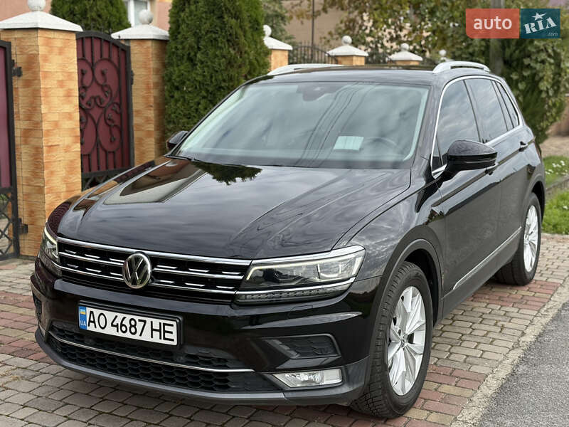 Внедорожник / Кроссовер Volkswagen Tiguan 2017 в Ужгороде
