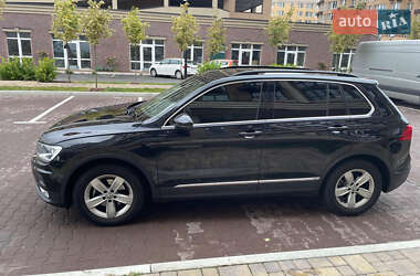 Позашляховик / Кросовер Volkswagen Tiguan 2017 в Києві
