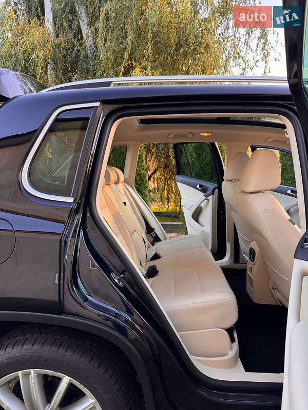 Внедорожник / Кроссовер Volkswagen Tiguan 2010 в Киеве