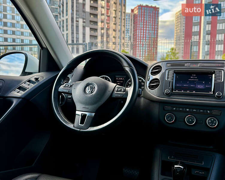 Позашляховик / Кросовер Volkswagen Tiguan 2016 в Києві