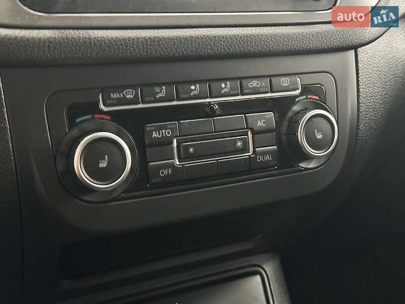 Внедорожник / Кроссовер Volkswagen Tiguan 2010 в Киеве