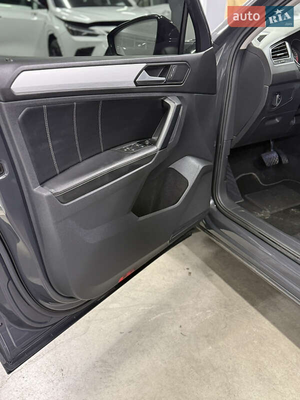 Позашляховик / Кросовер Volkswagen Tiguan 2018 в Києві фото 8 Позашляховик / Кросовер Volkswagen Tiguan 2018 в Києві