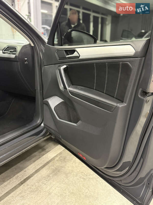 Позашляховик / Кросовер Volkswagen Tiguan 2018 в Києві фото 12 Позашляховик / Кросовер Volkswagen Tiguan 2018 в Києві