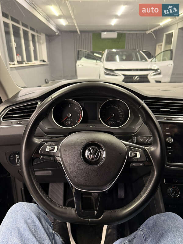 Позашляховик / Кросовер Volkswagen Tiguan 2018 в Києві фото 24 Позашляховик / Кросовер Volkswagen Tiguan 2018 в Києві