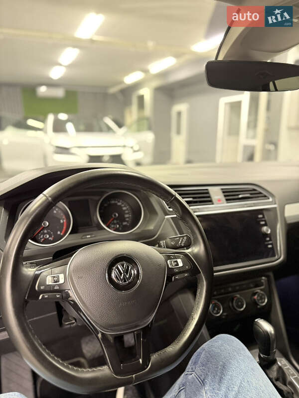 Позашляховик / Кросовер Volkswagen Tiguan 2018 в Києві фото 25 Позашляховик / Кросовер Volkswagen Tiguan 2018 в Києві