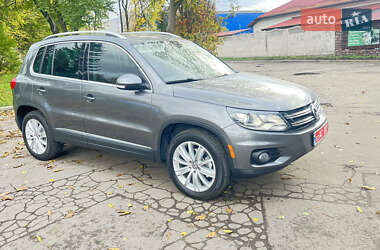 Внедорожник / Кроссовер Volkswagen Tiguan 2016 в Луцке