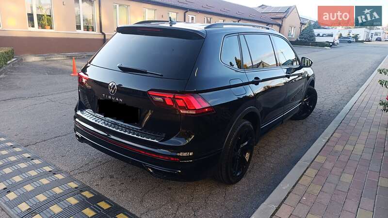 Внедорожник / Кроссовер Volkswagen Tiguan 2023 в Днепре