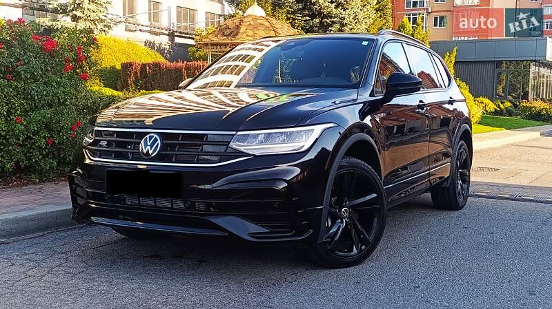Внедорожник / Кроссовер Volkswagen Tiguan 2023 в Днепре