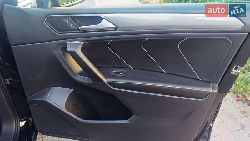 Внедорожник / Кроссовер Volkswagen Tiguan 2023 в Днепре