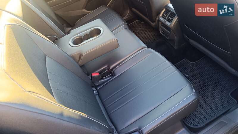 Внедорожник / Кроссовер Volkswagen Tiguan 2023 в Днепре