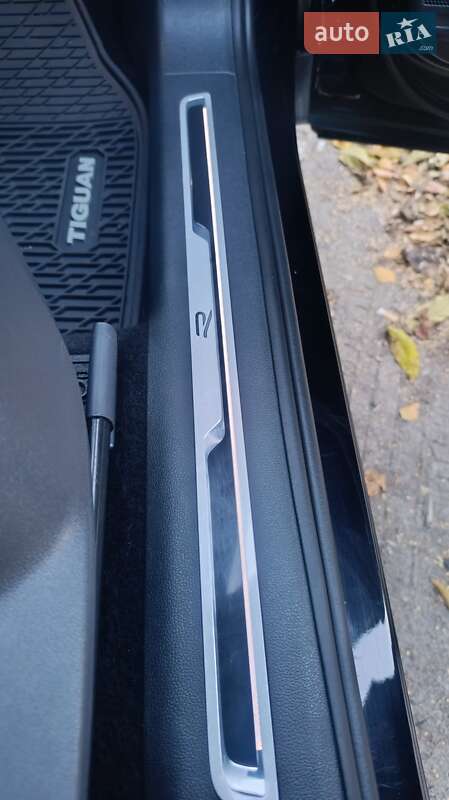 Внедорожник / Кроссовер Volkswagen Tiguan 2023 в Днепре