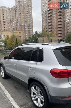 Внедорожник / Кроссовер Volkswagen Tiguan 2011 в Киеве