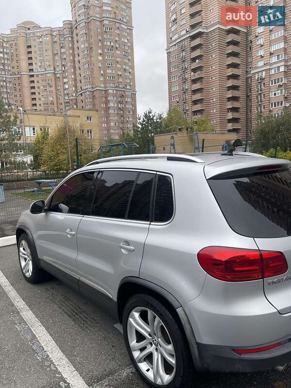 Внедорожник / Кроссовер Volkswagen Tiguan 2011 в Киеве