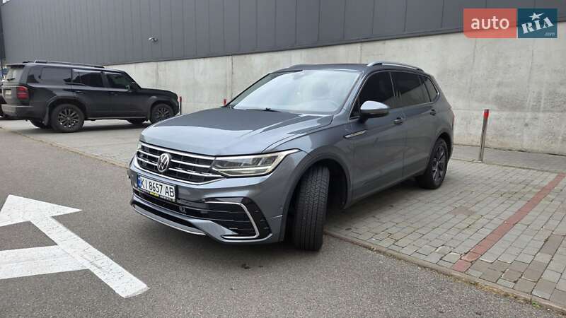 Внедорожник / Кроссовер Volkswagen Tiguan 2022 в Вишневом фото Внедорожник / Кроссовер Volkswagen Tiguan 2022 в Вишневом