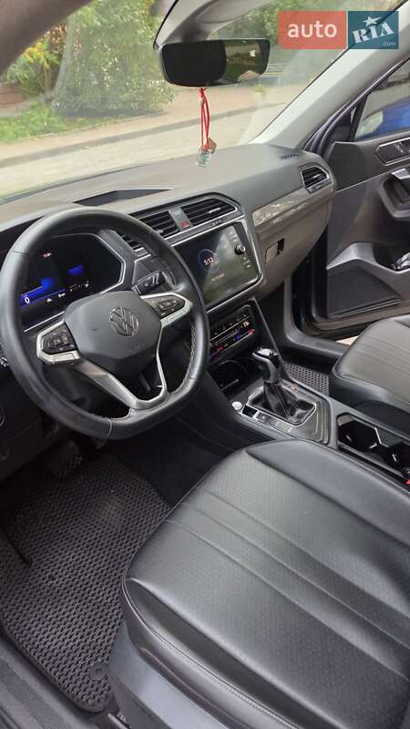 Внедорожник / Кроссовер Volkswagen Tiguan 2022 в Вишневом фото 23 Внедорожник / Кроссовер Volkswagen Tiguan 2022 в Вишневом