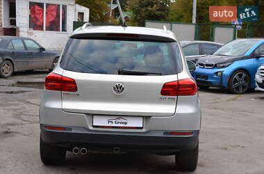 Внедорожник / Кроссовер Volkswagen Tiguan 2012 в 