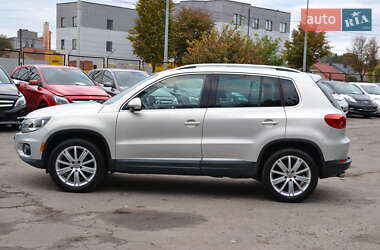 Внедорожник / Кроссовер Volkswagen Tiguan 2012 в 