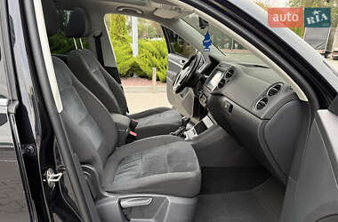 Внедорожник / Кроссовер Volkswagen Tiguan 2012 в 