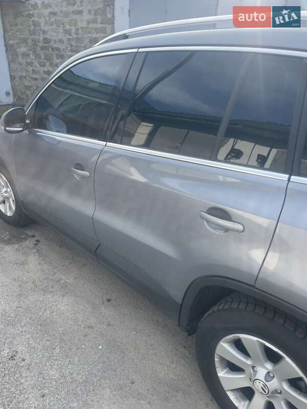 Внедорожник / Кроссовер Volkswagen Tiguan 2008 в Звягеле фото 2 Внедорожник / Кроссовер Volkswagen Tiguan 2008 в Звягеле