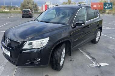 Внедорожник / Кроссовер Volkswagen Tiguan 2011 в Киеве