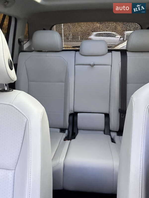 Позашляховик / Кросовер Volkswagen Tiguan 2018 в Броварах фото 22 Позашляховик / Кросовер Volkswagen Tiguan 2018 в Броварах